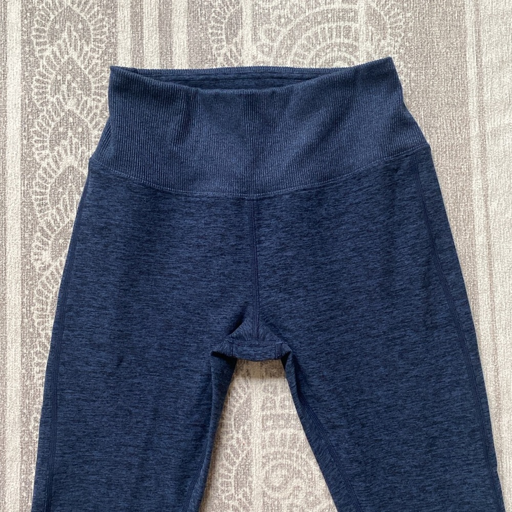 Alo Yoga Alosoft Leggings - Picture 4 of 11